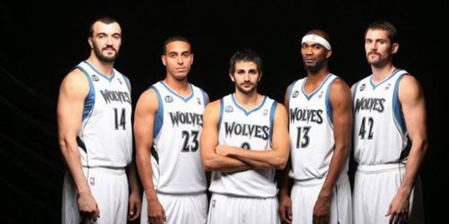 CBA揭幕战外援表现可圈可点，双方外援得分占比均超五成（CBA首战外援表现抢眼，双方外援得分占比均超过50%）