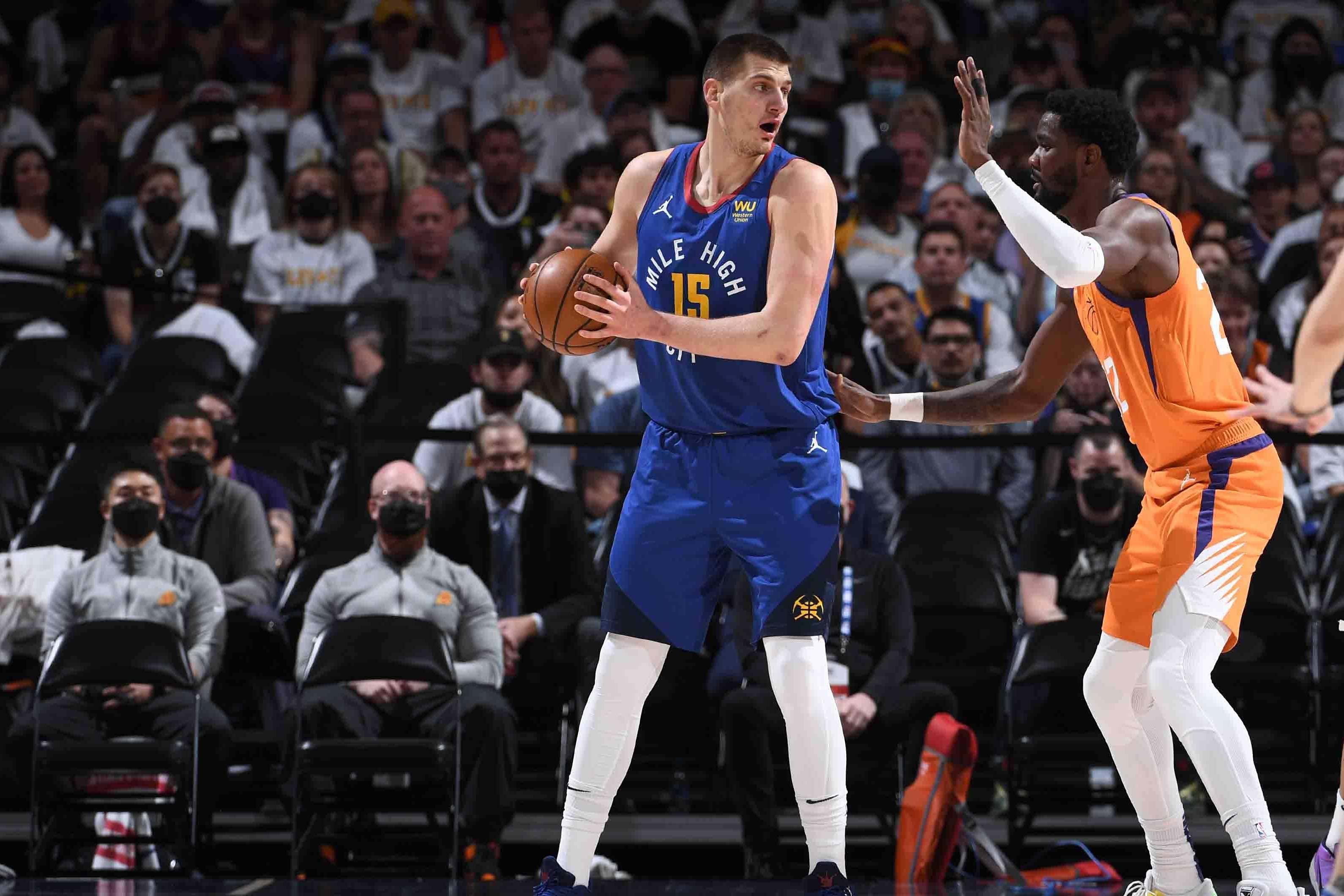 杰威：文班亚马在NBA是独一档的存在，和字母哥类似（杰威：文班亚马在NBA自成一档，与字母哥风格相近）