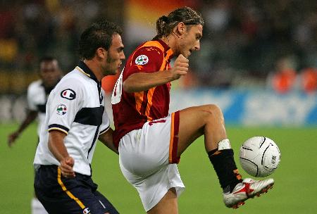 王楚钦说搭档孙颖莎做得非常出色（王楚钦赞扬搭档孙颖莎表现出色）